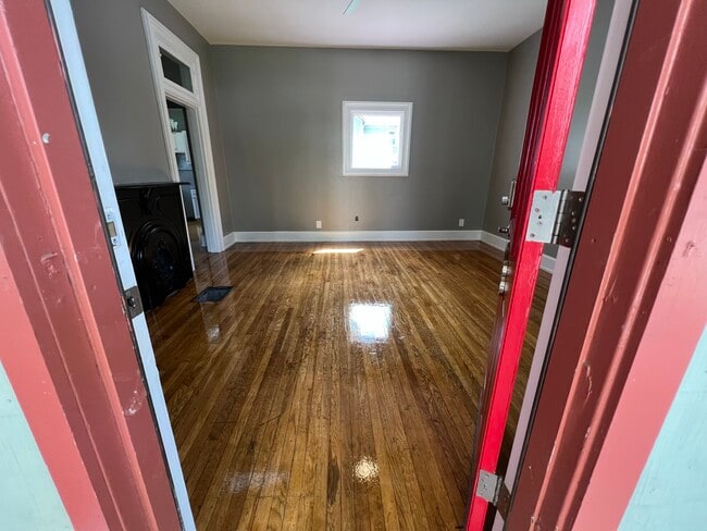 Building Photo - 76 Huffman Ave Unit 76 HUFFMAN