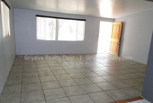 Photo - 1415 E Lester St Unidad 01