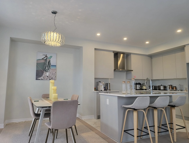 Building Photo - 25 Jargeau Rd