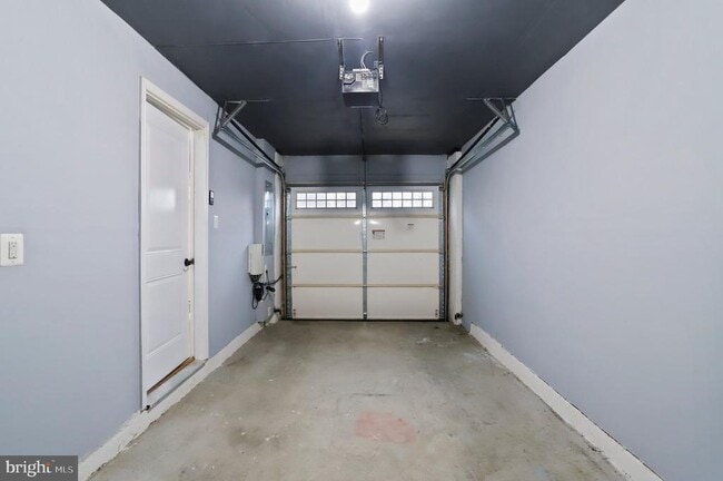 Photo - 8079 Locust Mill St