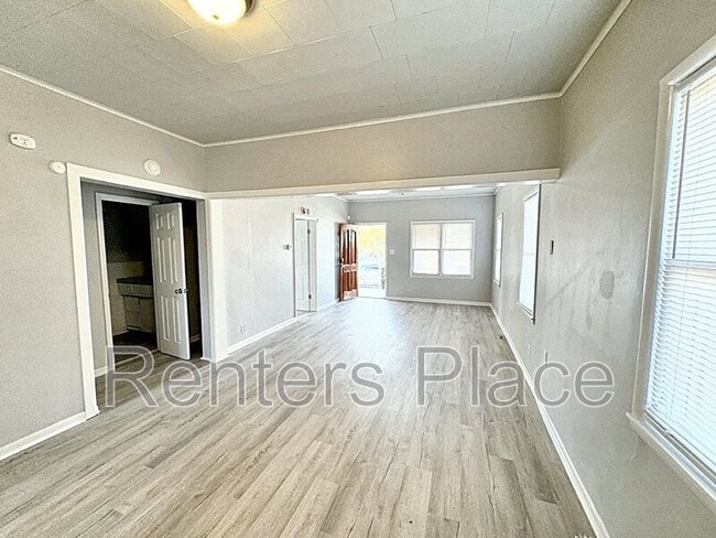 Photo - 5 S Hickory St