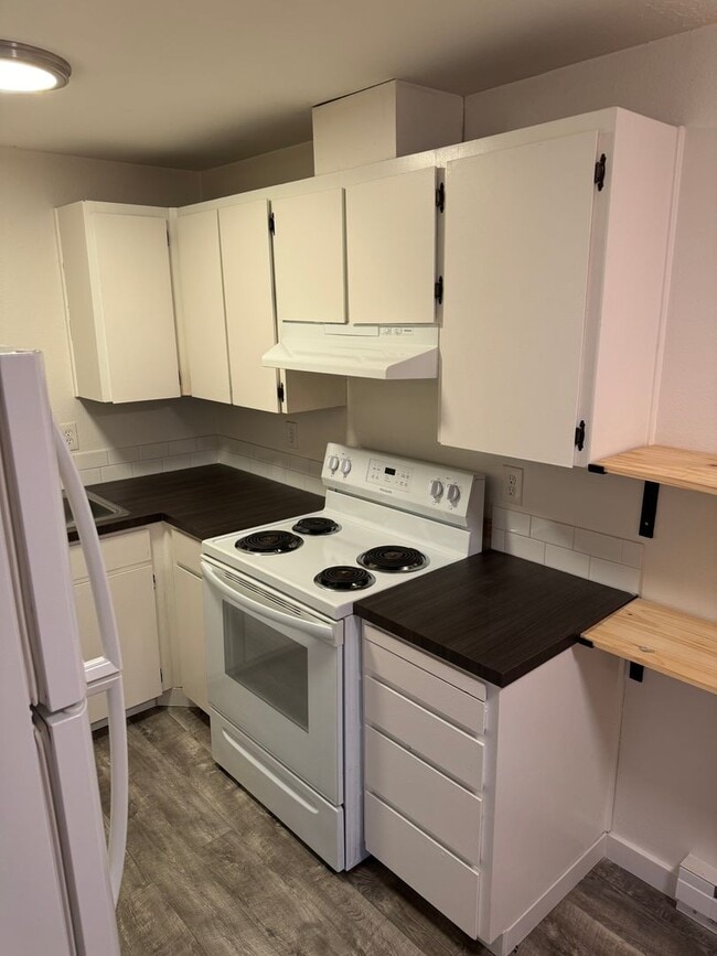 Photo - Crisp and clean one bedroom near Pacific University Unit #D
