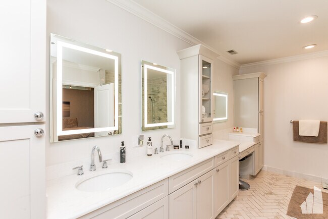 Photo - 1000 W Adams St Unit 314