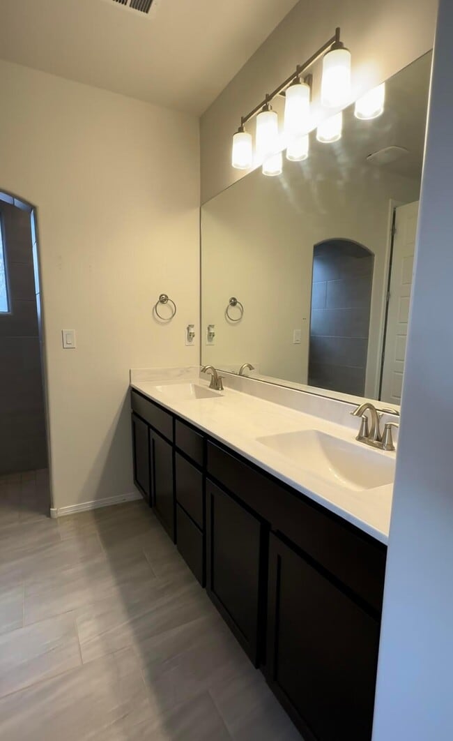 Photo - 300 Michael Ave SW