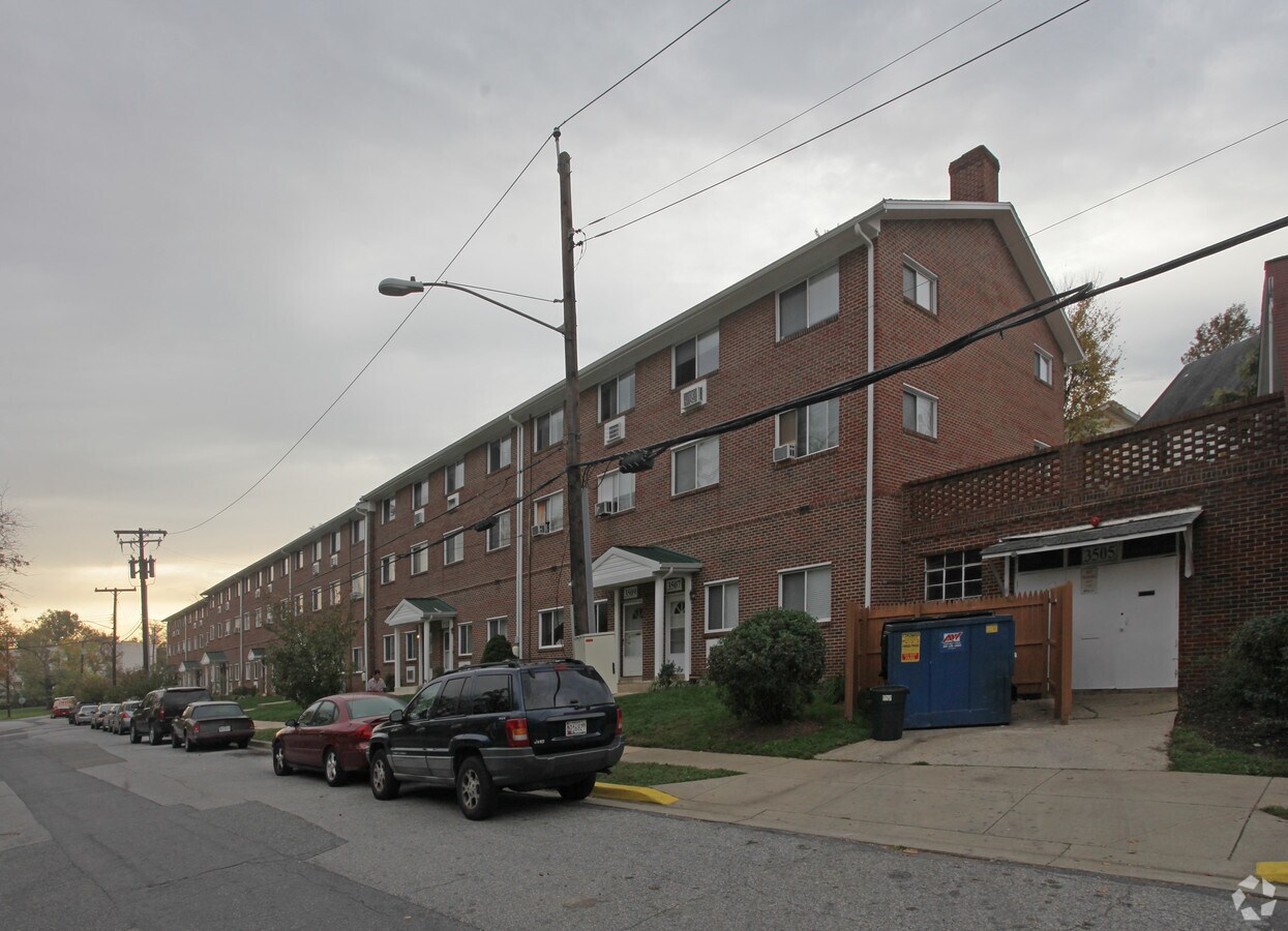Photo - Newton Square Apartments