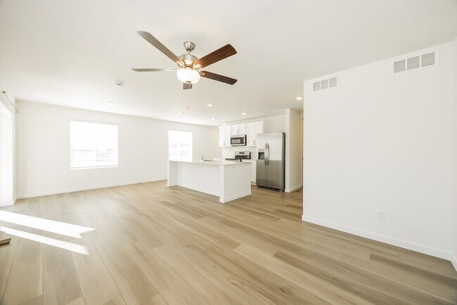 Photo - 8843 Blue Feather Lp