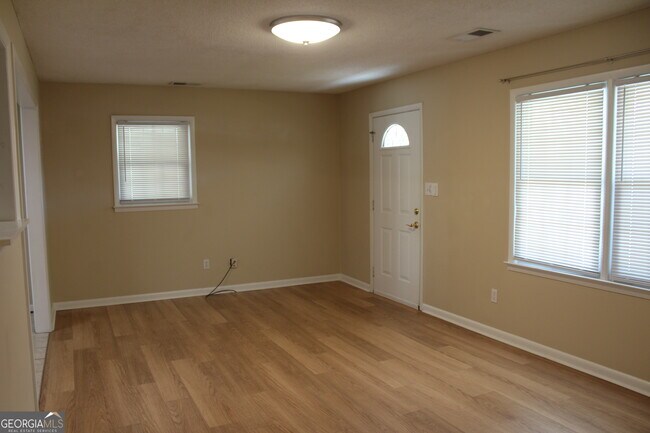 Photo - 128 Sandy Way