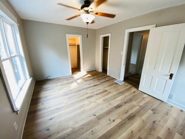 Photo - Gorgeous newly renovated 2 bedroom 1 bathroom! Unidad 1 - 822