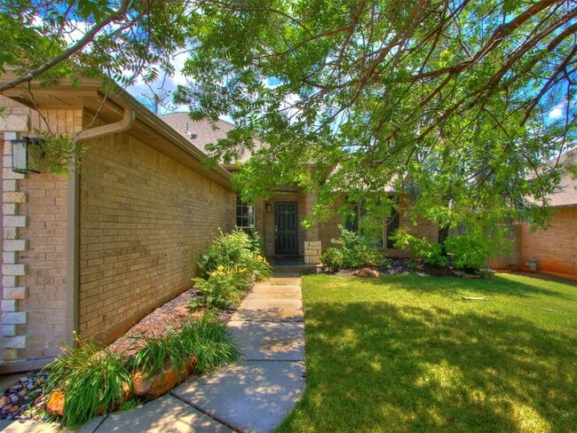 Photo - 16616 Hardwood Pl