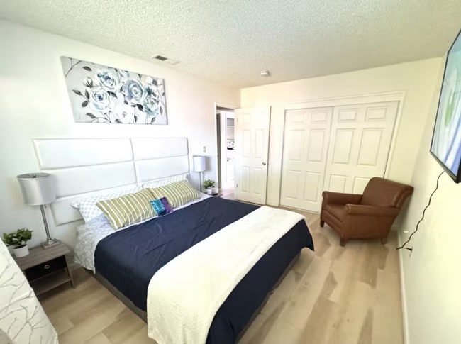 Photo - 3964 Queenston Ct Unit 1