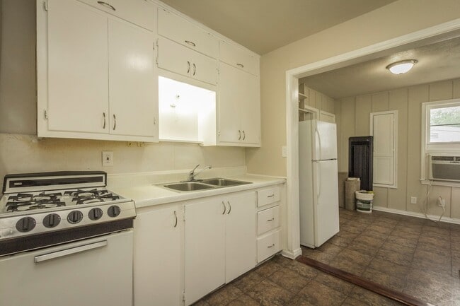 Photo - 204 E Franklin Ave