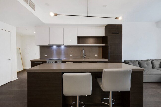 Photo - 1050 Drummond St Unit 3005