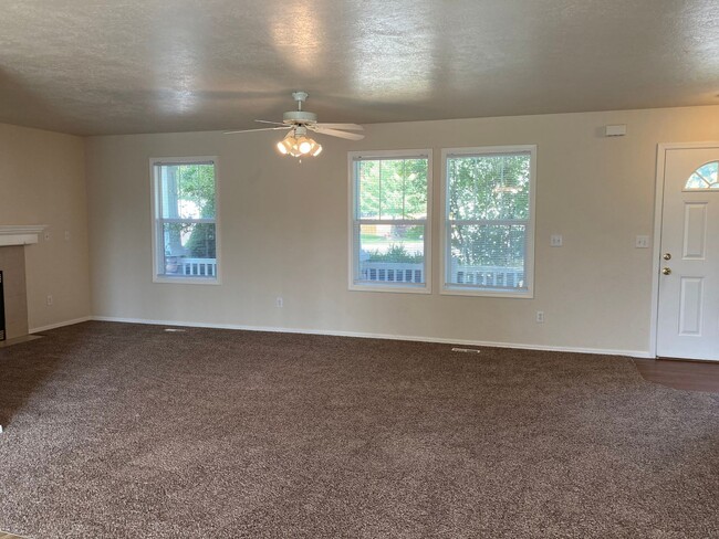 Photo - 3137 W Pudu St