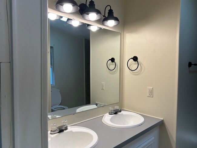 Master Bathroom - 612 Seaside Rd