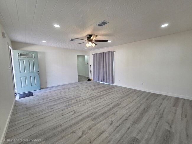 Photo - 1625 North St