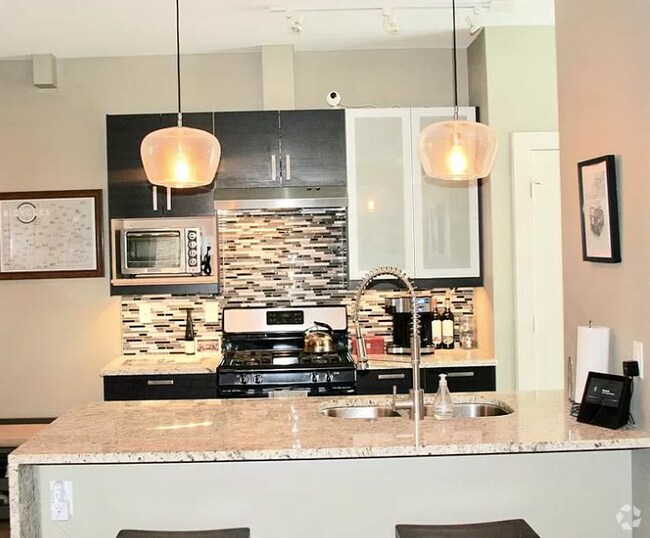 Building Photo - 1324 May St Unit 7707 Rental