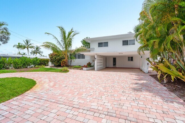 Photo - 1771 NE 35th St