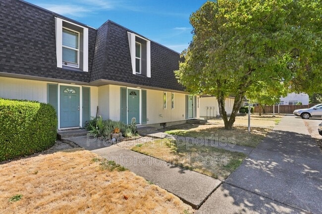Building Photo - 6030 SW 130th Ave