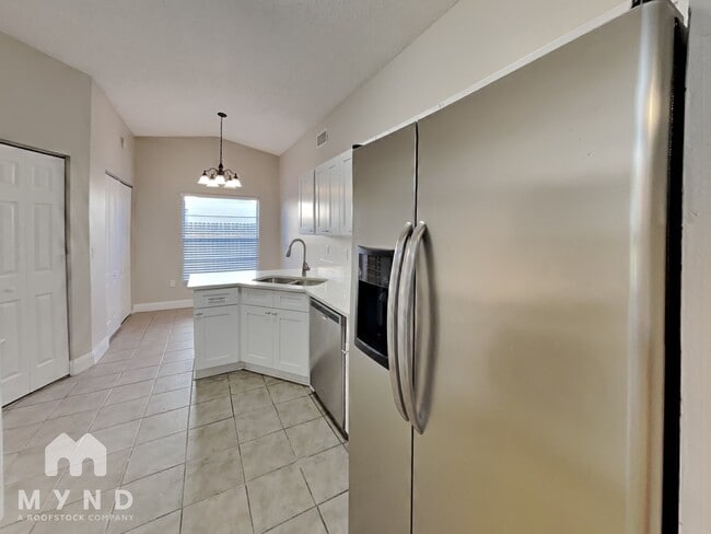 Photo - 712 Stillview Cir