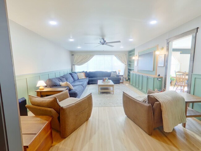 1334 N Estate Ct