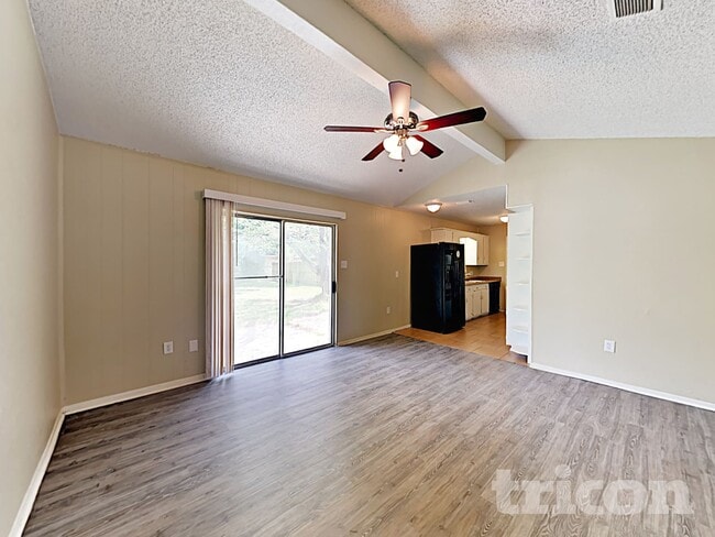 Photo - 1308 E Timberview Ln