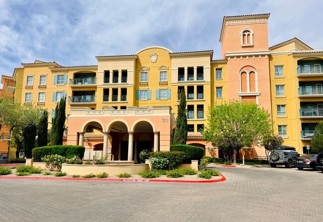 Building Photo - Live in the heart of Lake Las Vegas Village!