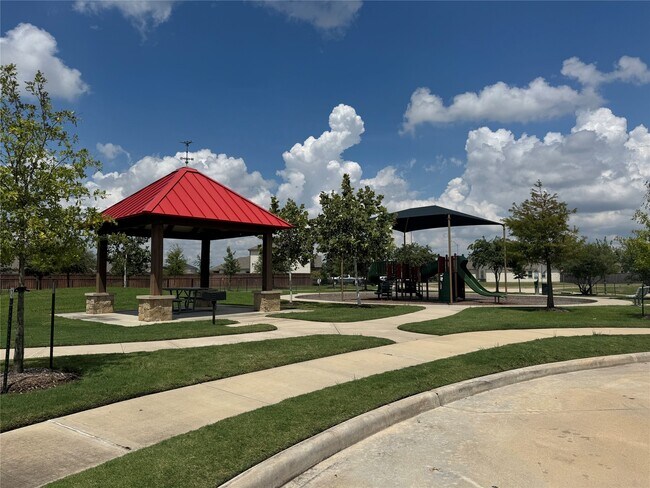 Photo - 1013 Pitch Pne Ct