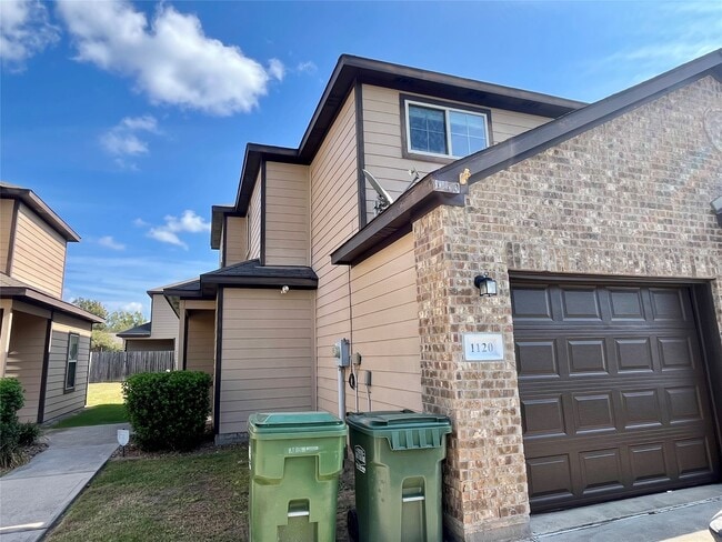 Building Photo - 1120 N Colbert St