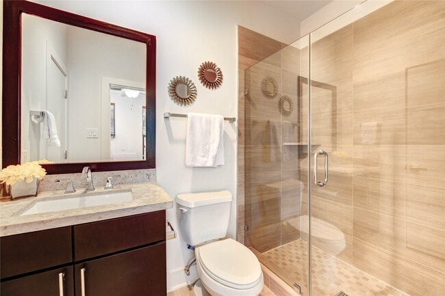 Building Photo - 1706 Alamo St