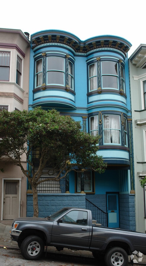 Photo - 547 Lombard St