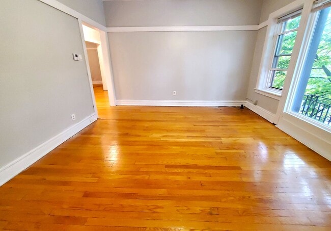 Photo - 2066 W Hutchinson St Unit 3