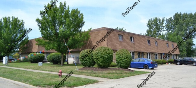 Building Photo - 698 Meadowood Ln Rental