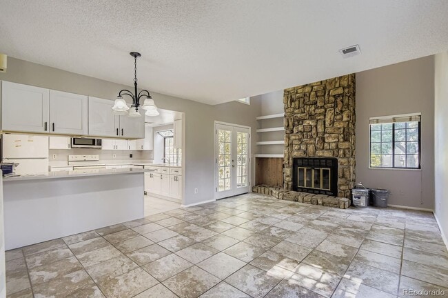 Building Photo - 12440 E Pacific Cir