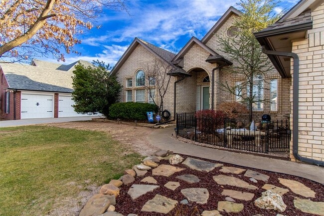 Photo - 2812 SW 109th St