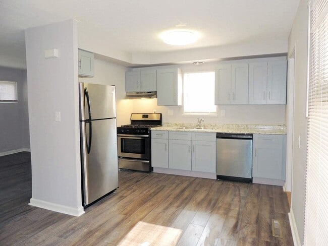 Photo - 4 Bed - 2 Full Bath Bungalow for Rent in Willowick!