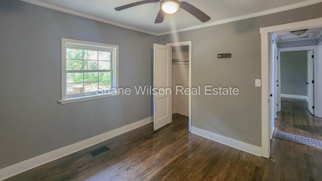 Photo - Comfortable 3 bedroom/ 1 bathroom home for rent. Quiet neighborhood and lovely back yard and dec...