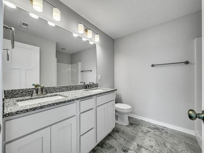 Photo - 2617 NW Lois Ln