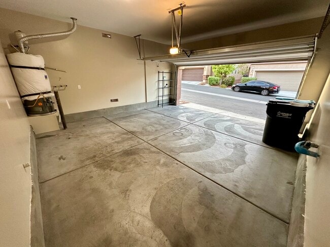Building Photo - 9341 W Pearblossom Sky Ave