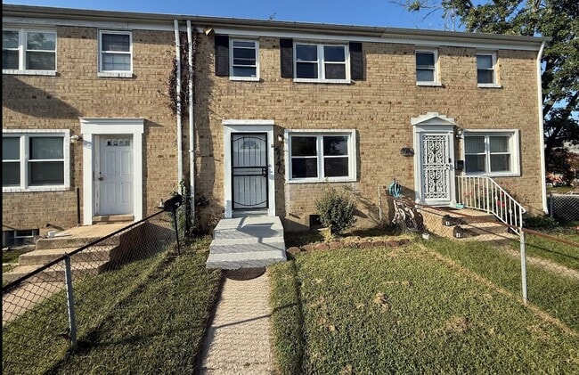 Photo - 4740 Vancouver Rd