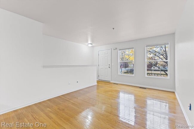 Photo - 1084 Faulkner Unit #: D