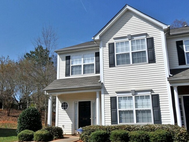 Nice Townhome Close to Interstates - Nice Townhome Close to Interstates