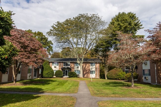 Photo - Tower Hill Landings