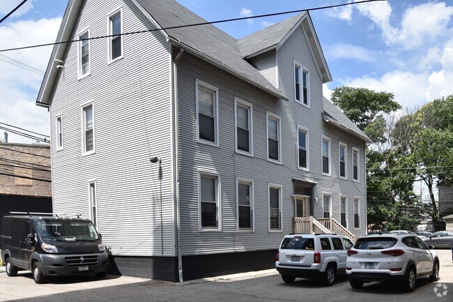 Building Photo - 3234 N Clark St Unit 1S Rental