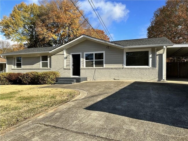 Building Photo - 503 Concord Woods Dr SE