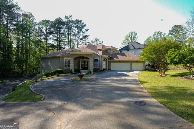 Photo - 1010 Forest Overlook Dr SW