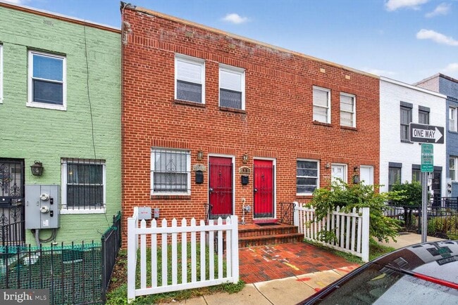 Building Photo - 610 19th St NE Rental