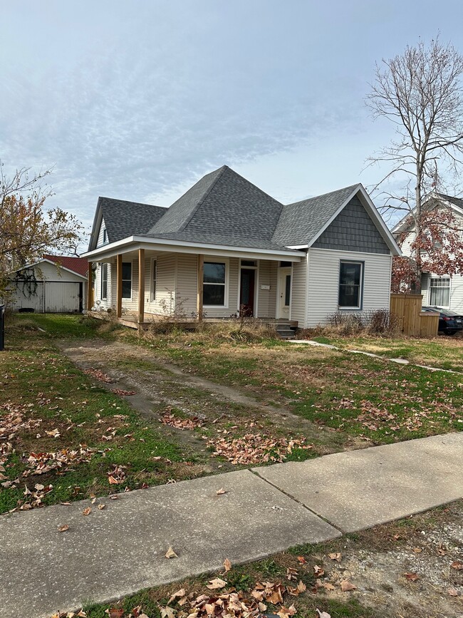 Building Photo - 316 N 3rd St