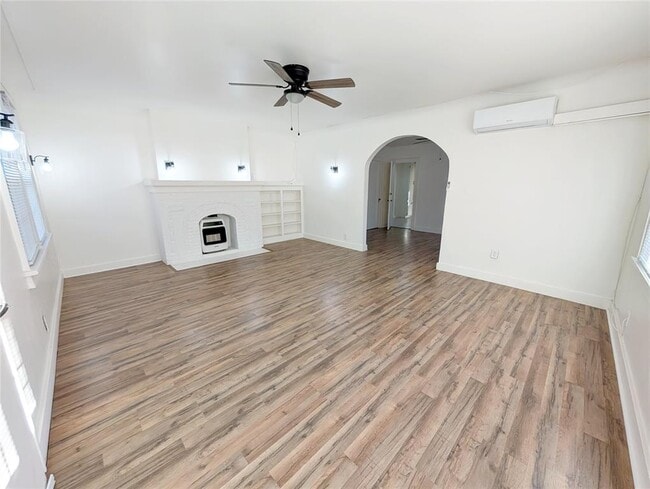 Photo - 1500 N Drexel Blvd