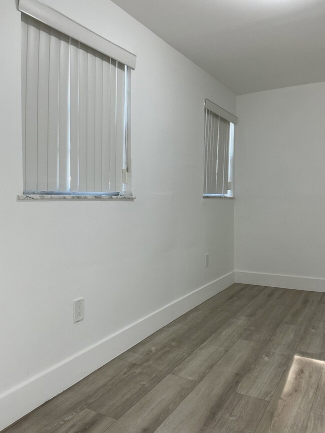 Photo - 2605 Ave F