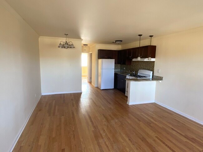 Photo - 8506 Waukegan Rd Unidad ONE BEDROOM